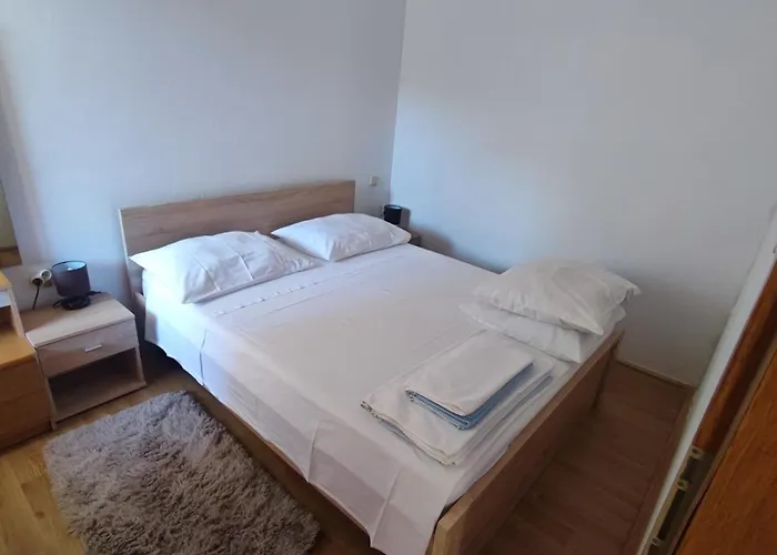 Family-friendly With Swimming Pool Jelsa, Hvar - 22432 Lägenhet Jelsa (Hvar)